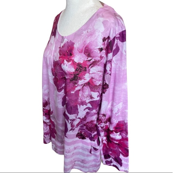 Time and Tru beautiful floral top with sparkle detail L - Picture 2 of 6